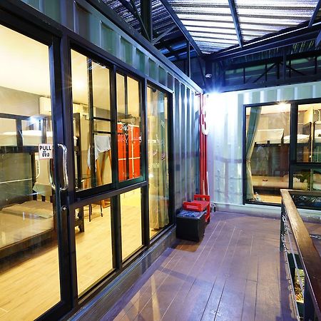 At Box Hostel 清邁 外观 照片