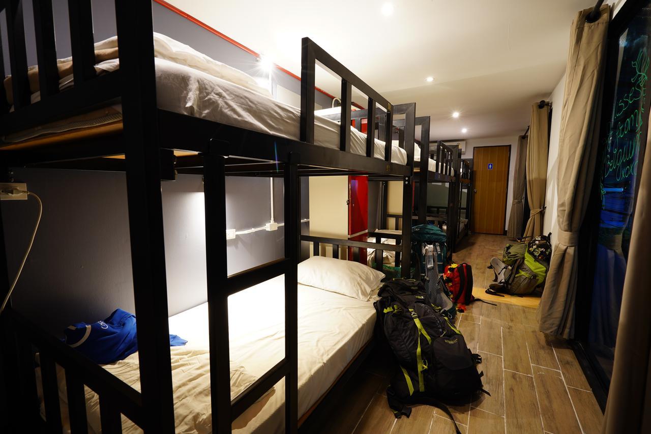 At Box Hostel 清邁 外观 照片