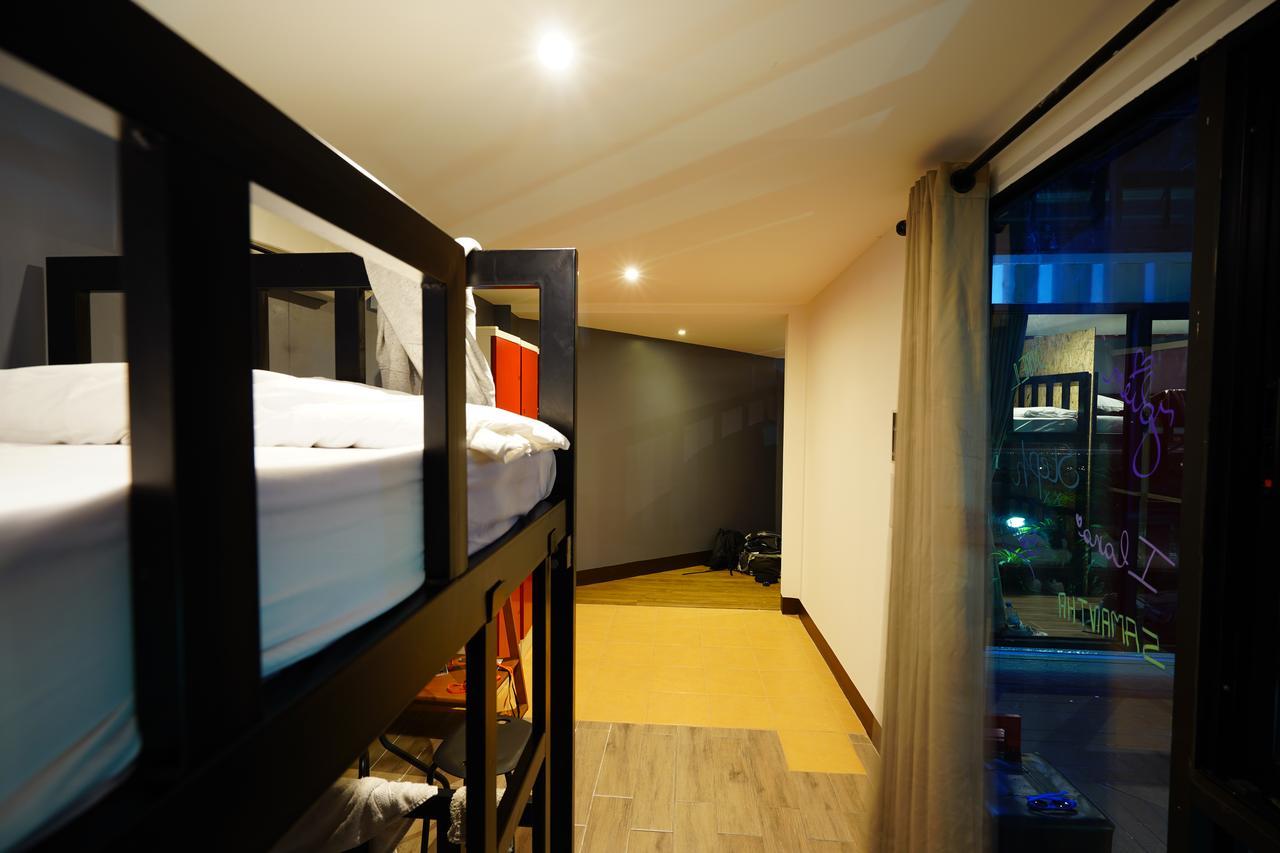 At Box Hostel 清邁 外观 照片