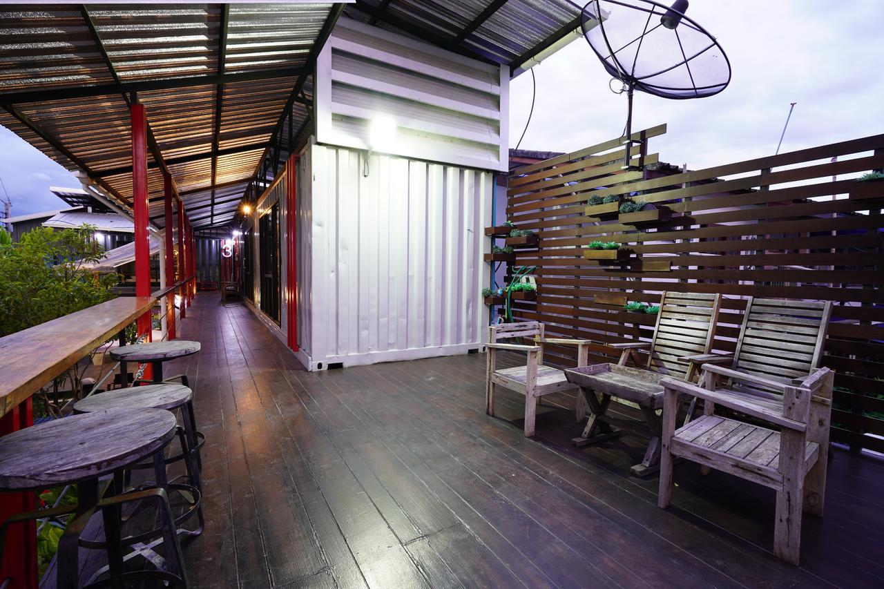 At Box Hostel 清邁 外观 照片