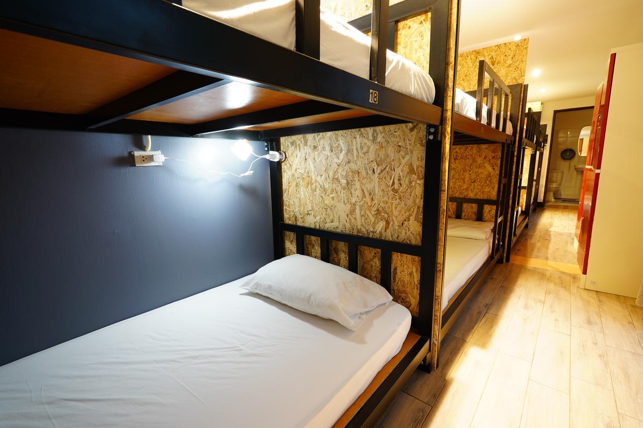 At Box Hostel 清邁 外观 照片