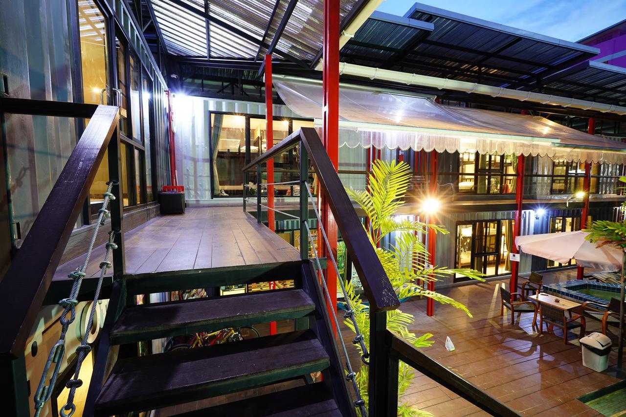 At Box Hostel 清邁 外观 照片