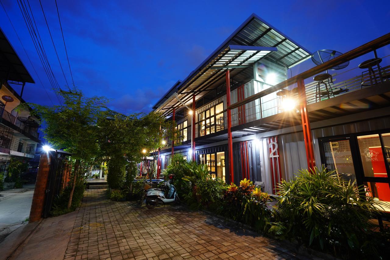At Box Hostel 清邁 外观 照片