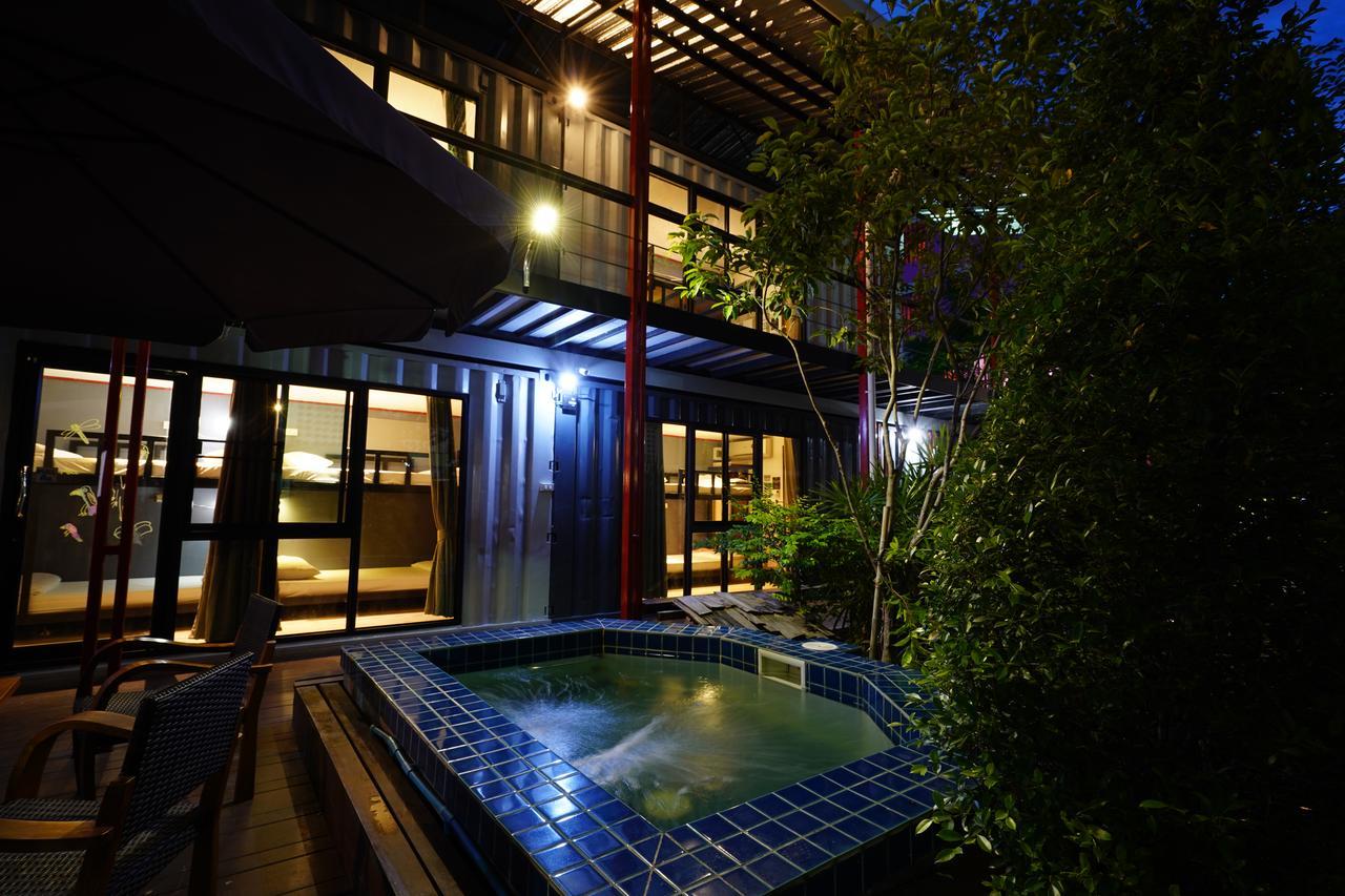 At Box Hostel 清邁 外观 照片