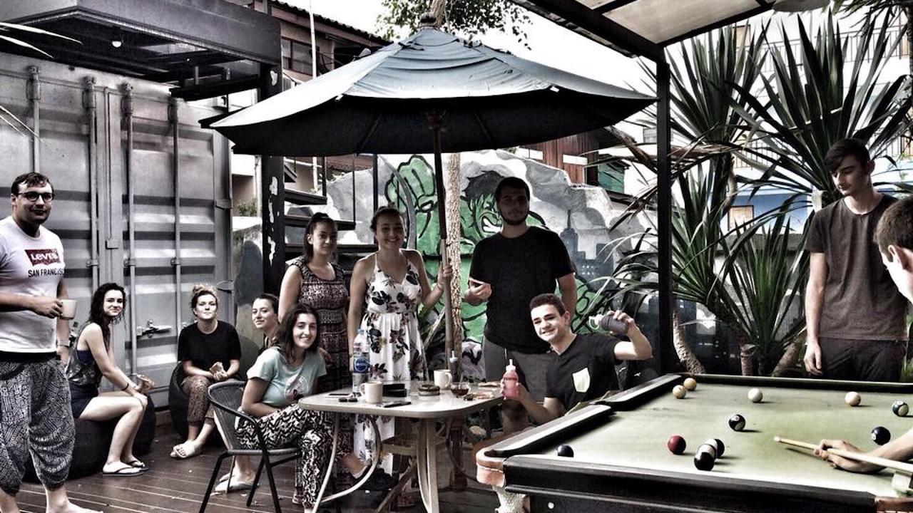 At Box Hostel 清邁 外观 照片