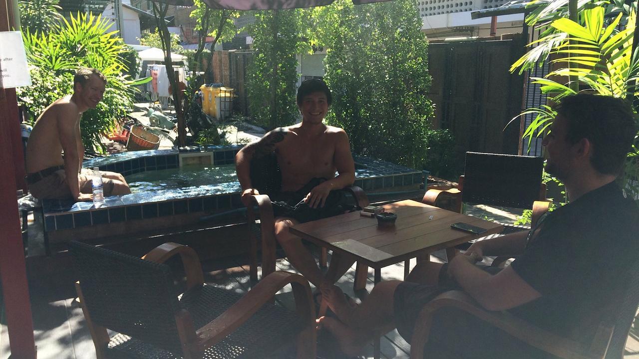 At Box Hostel 清邁 外观 照片
