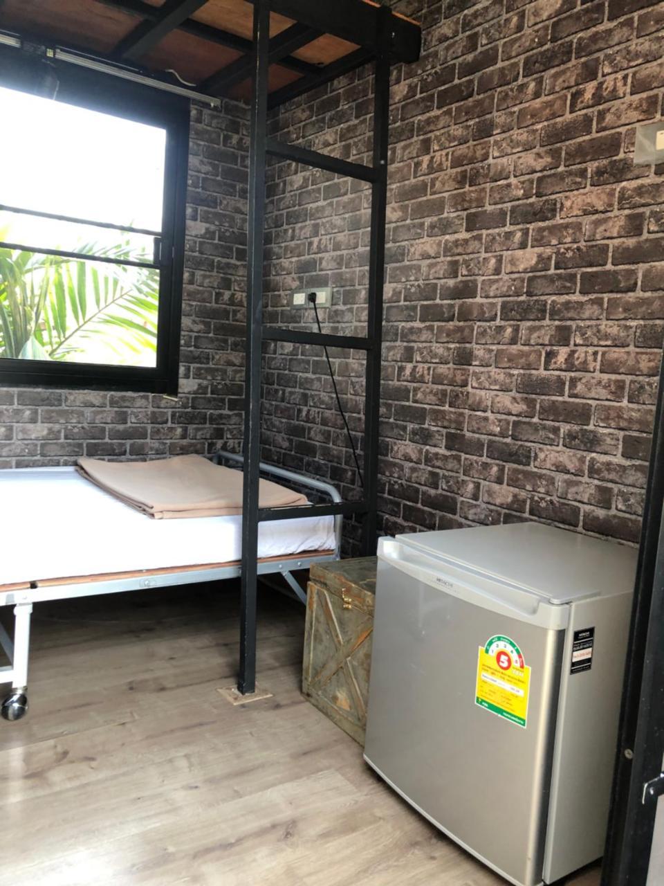 At Box Hostel 清邁 外观 照片